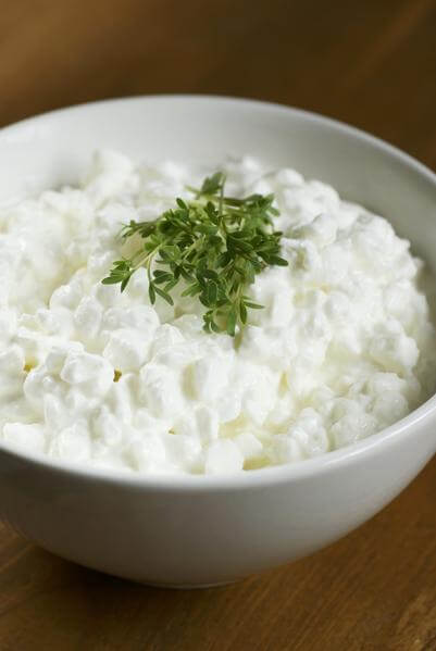 Cottage Cheese ist ein „gekörnter Frischkäse“.