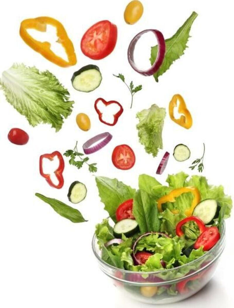 Eine Salatschale aus Glas mit einer Auswahl an Gemüse | Sprenger Fine Foods AG